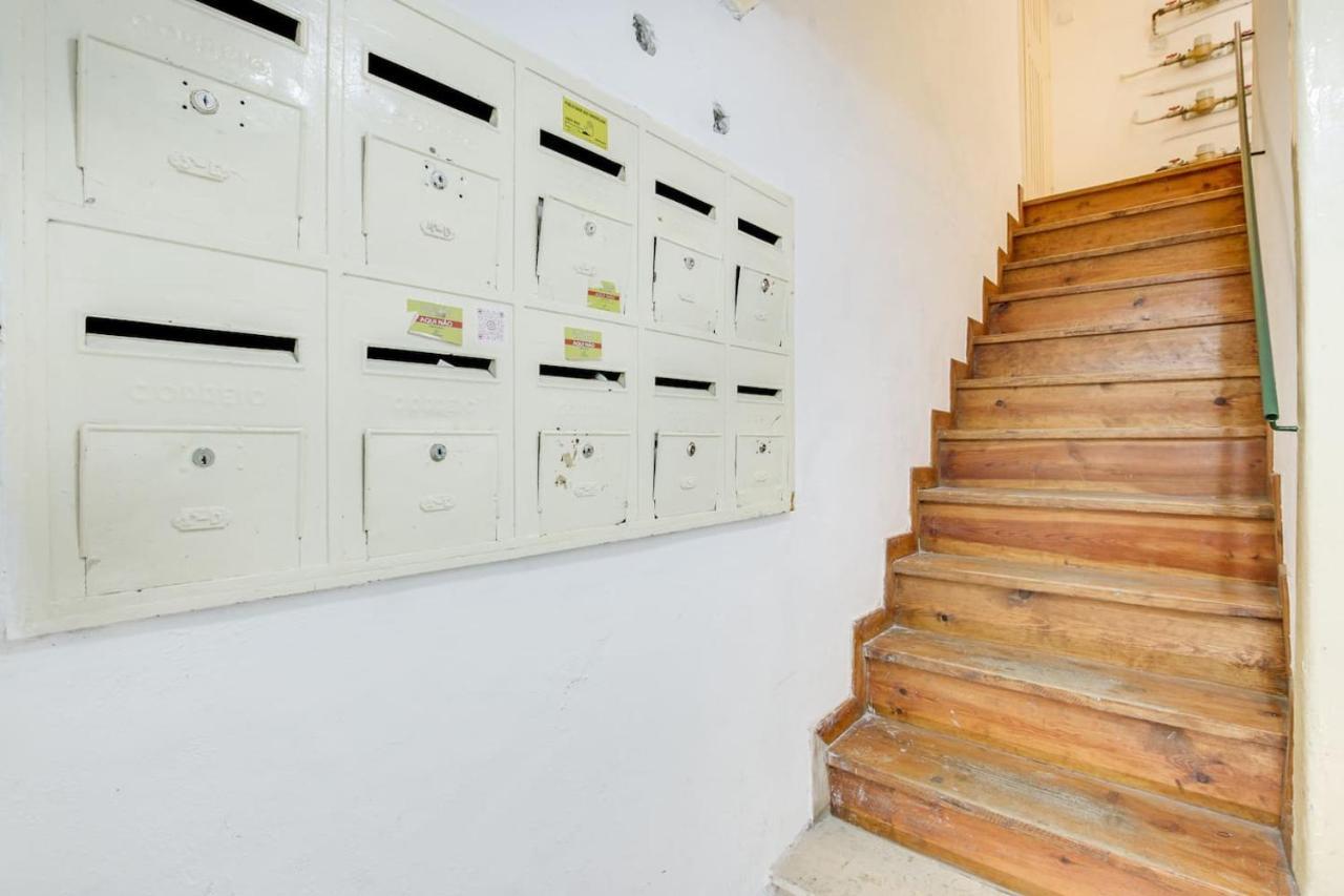 Appartement Golden Cage Chiado - Charm Historic And Cozy à Lisboa Extérieur photo