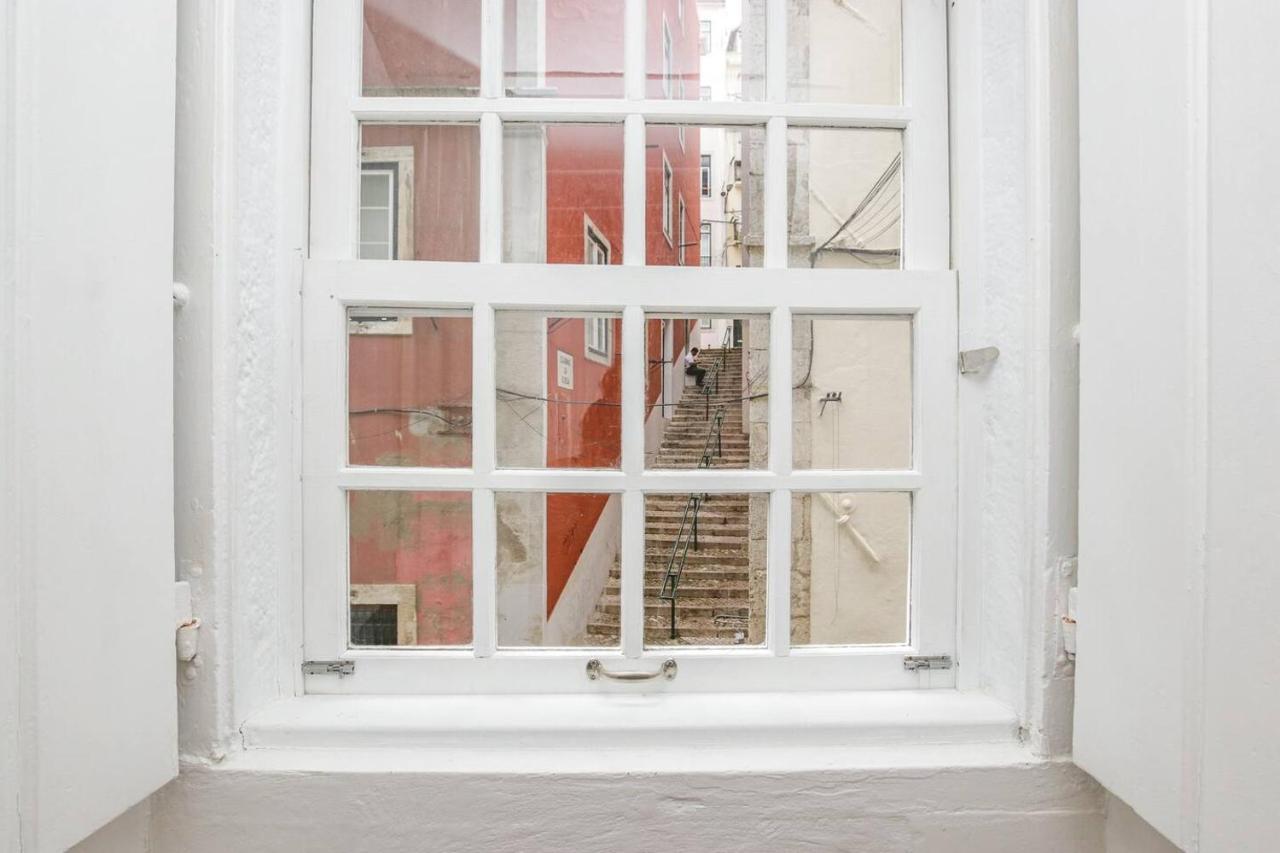 Appartement Golden Cage Chiado - Charm Historic And Cozy à Lisboa Extérieur photo